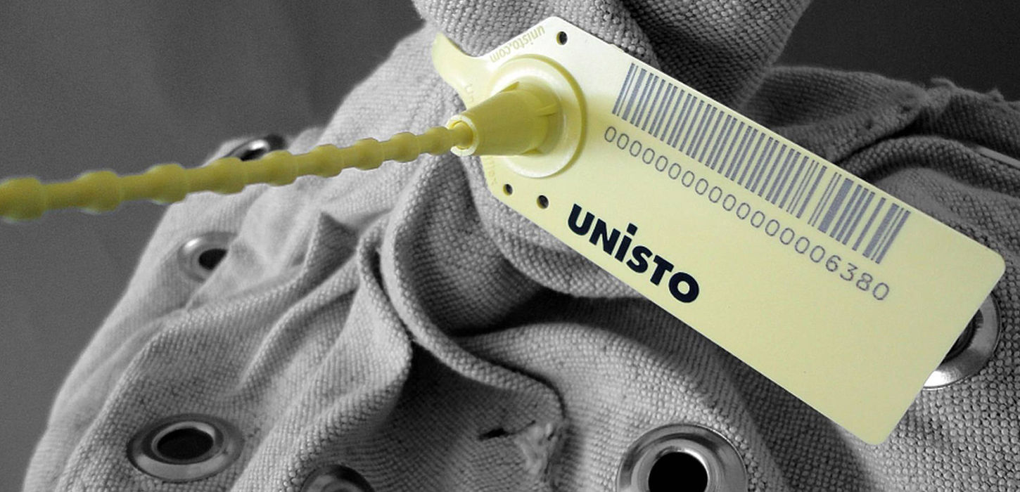 Unisto Variflex adjustable security seal applied to a bag