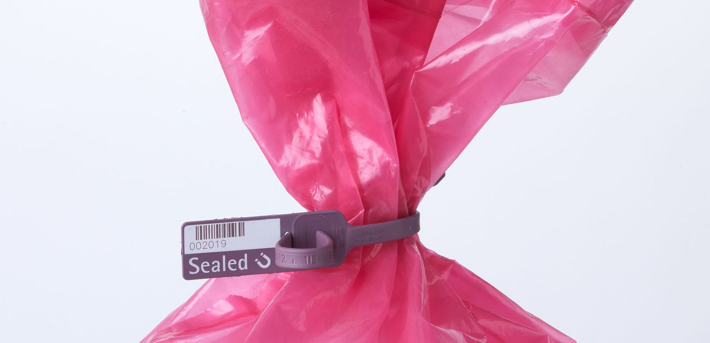 Unisto Varis Detect security seal applied to a plastic bag