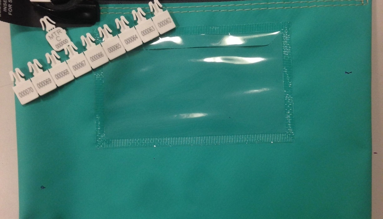 Unisto Reusable Bag with tamper-evident security seals