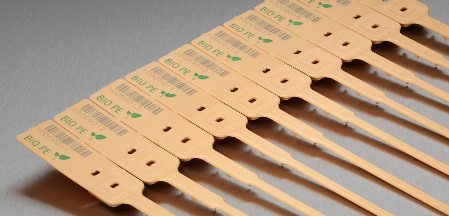 Ten Unisto Varis eco Bio-Based PE security seals in a mat