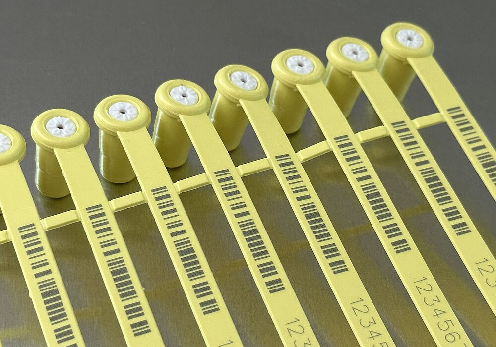 Unisto Indicator high-security fixed-length security seals in a mat